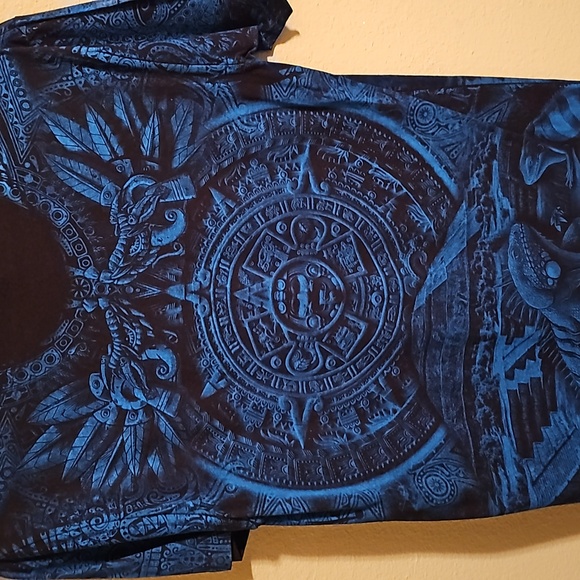 Shirts - Picture 3 of 4